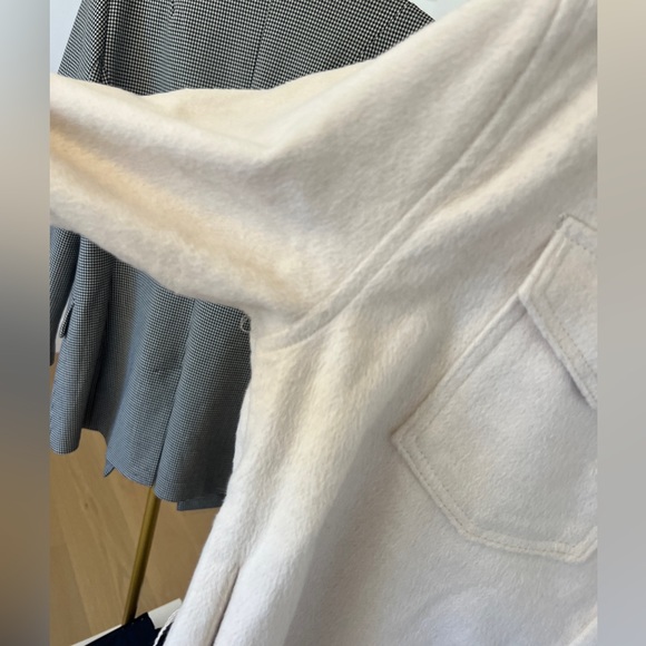 Beautiful and soft - never worn, creamy shacket. - Picture 4 of 7